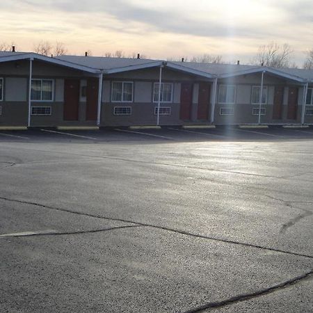 Relax Inn St. Robert Exterior photo