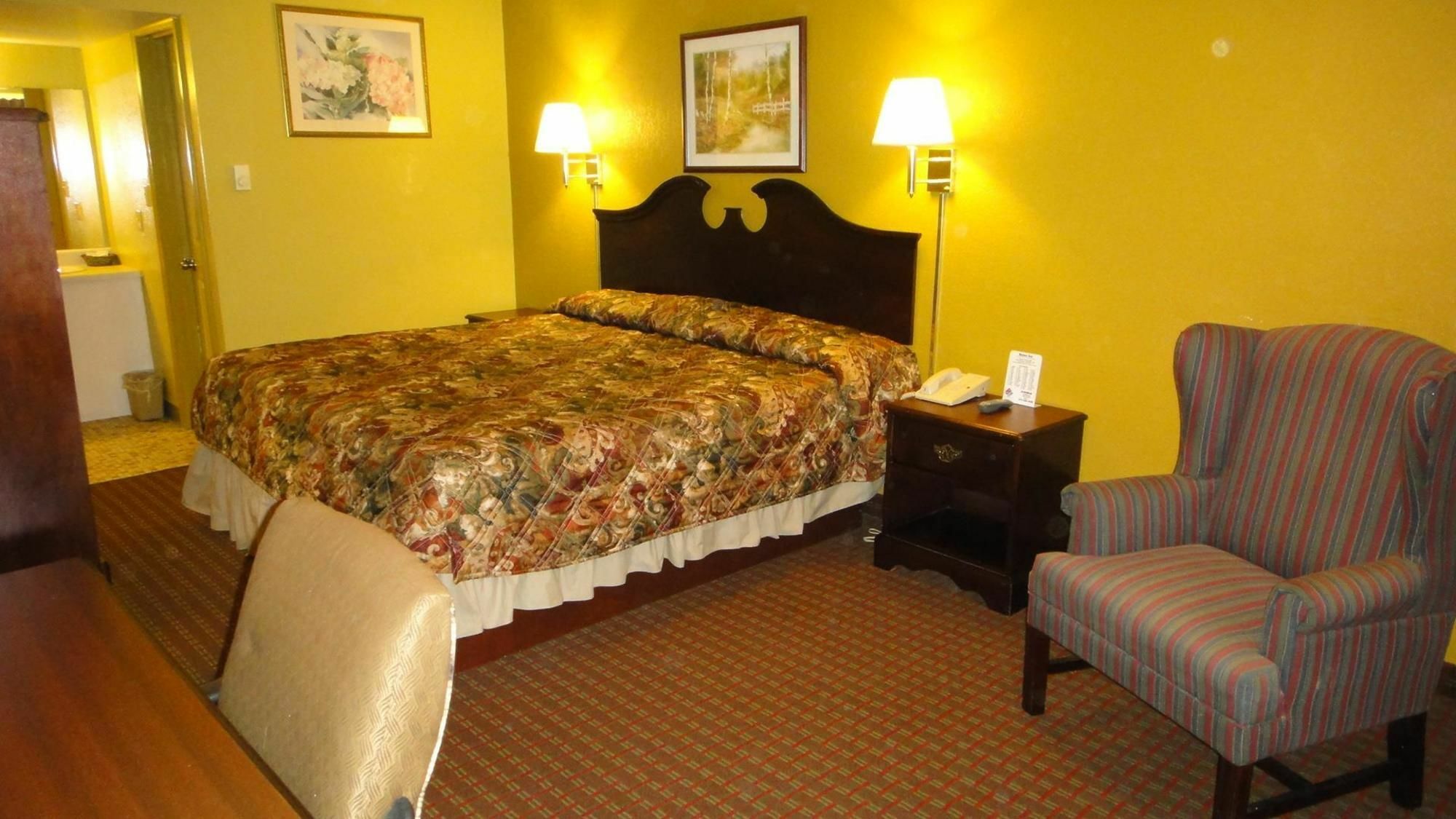 Relax Inn St. Robert Exterior photo