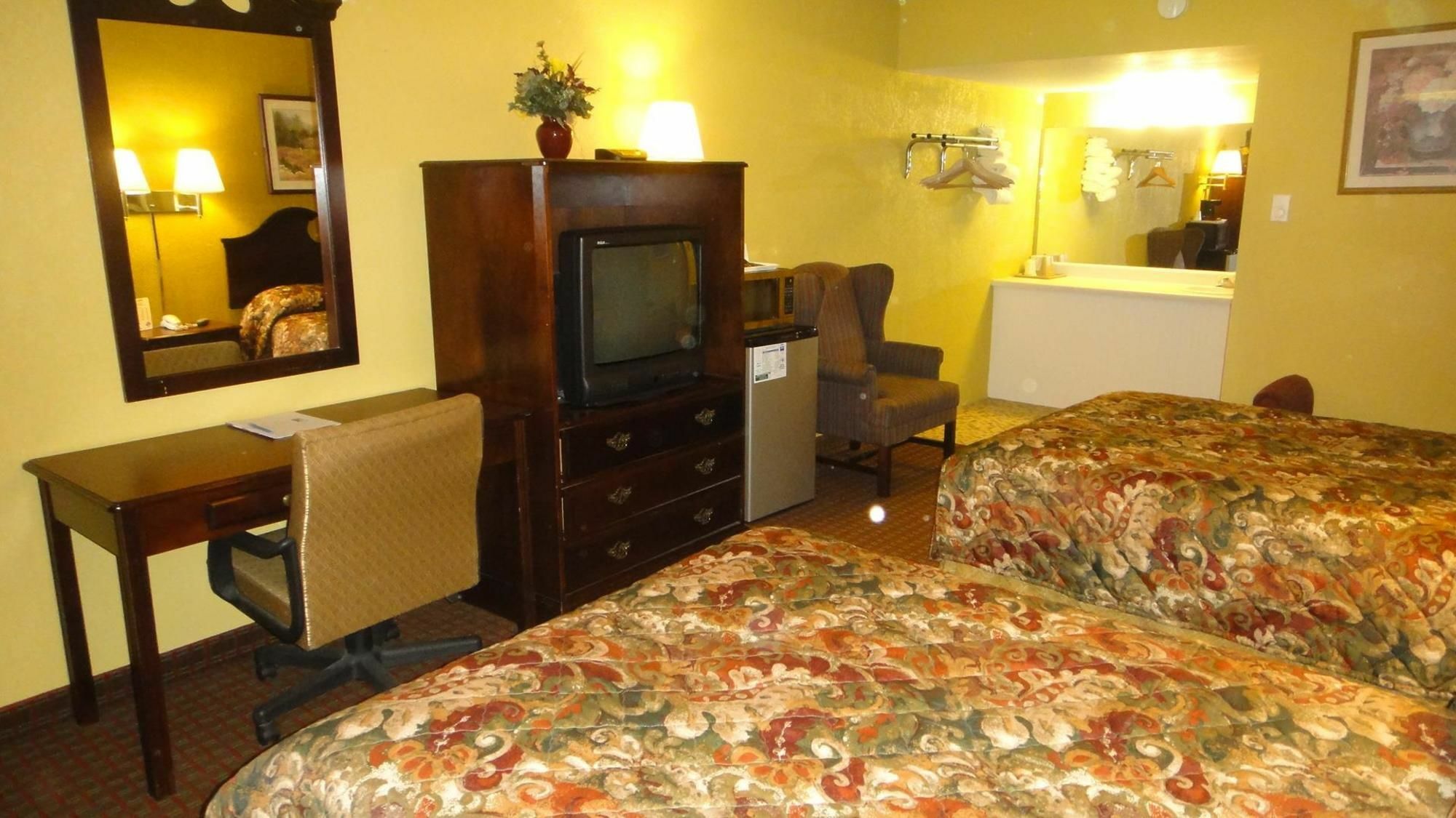 Relax Inn St. Robert Exterior photo