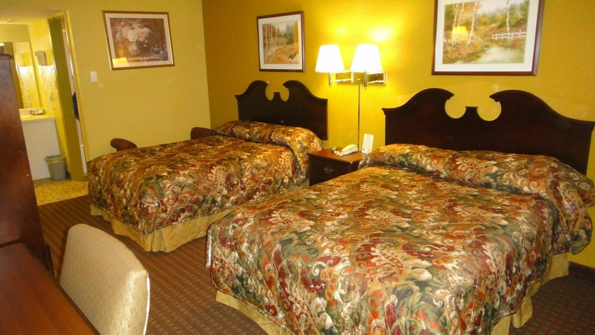 Relax Inn St. Robert Exterior photo